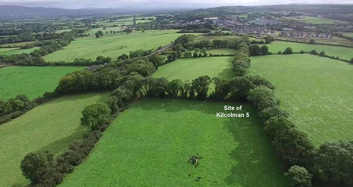 Aerial photo of landscape around Kilcolman 5 before excavation by Ian Russell of ACSU